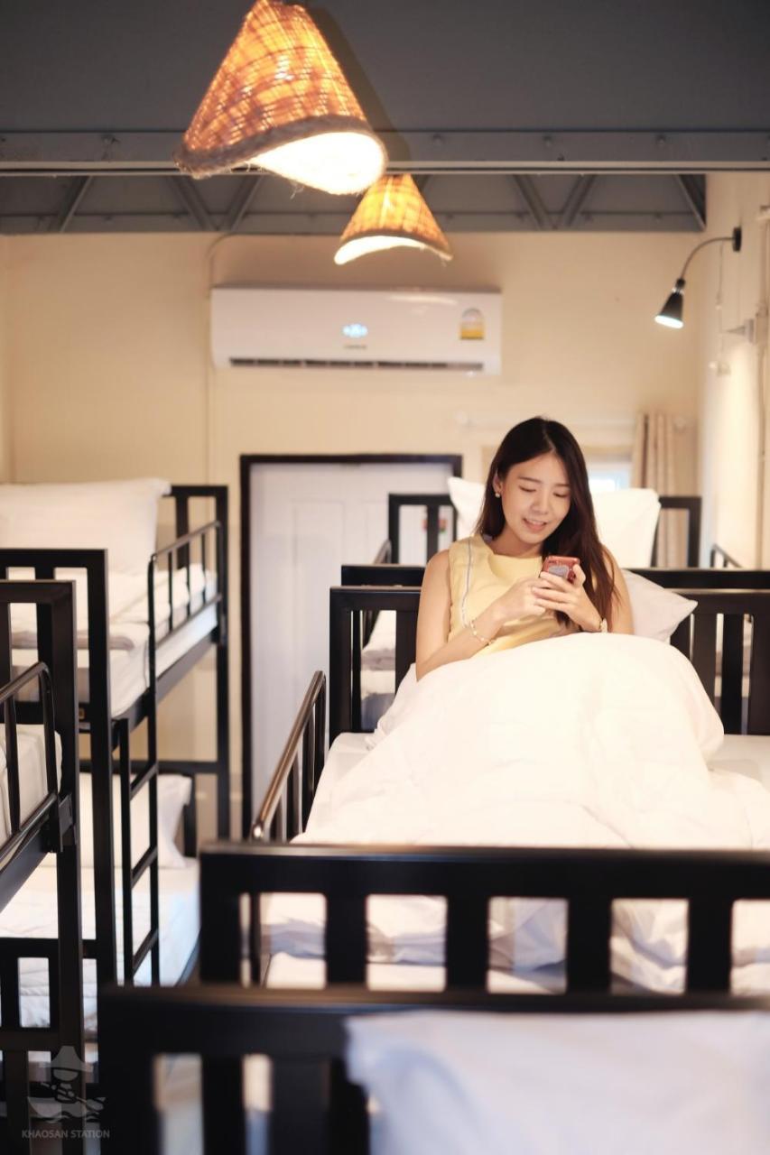 Ostello Khaosan Station (Adults Only) Bangkok Esterno foto