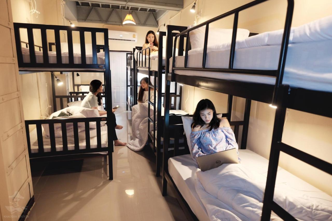 Ostello Khaosan Station (Adults Only) Bangkok Esterno foto