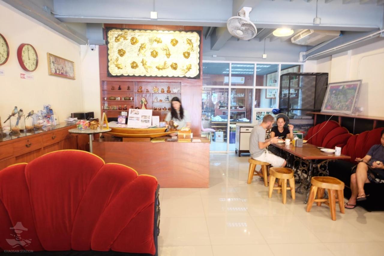 Ostello Khaosan Station (Adults Only) Bangkok Esterno foto